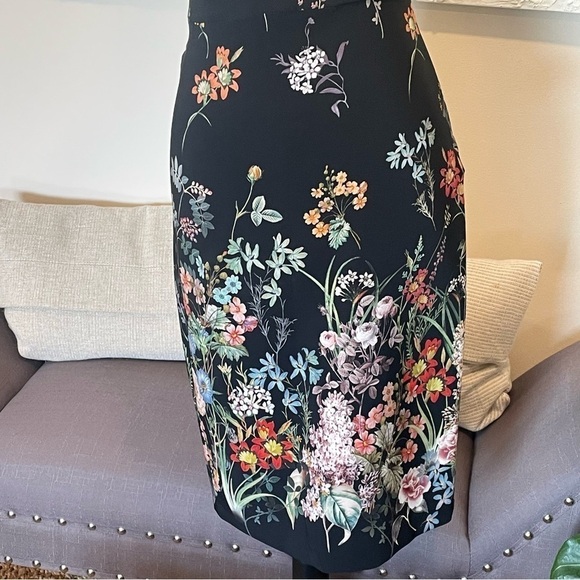 ZARA Woman Dress Plunging V Neck Sleeveless Fitted Black Floral Sz XS - Picture 4 of 9